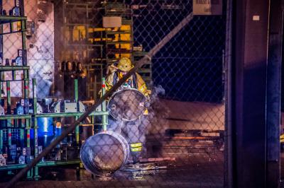 Fellbach: Brand auf Firmengelaende - Gasflaschen blasen ab - War es Brandstiftung?